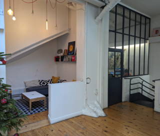 Bureau privé 20 m² 6 postes Coworking Rue Joseph de Maistre Paris 75018 - photo 1